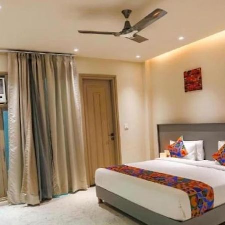 Hotel Global Corporate נוידה מראה חיצוני תמונה