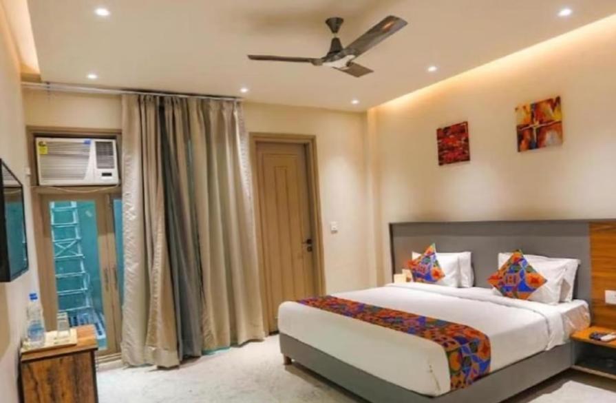 Hotel Global Corporate נוידה מראה חיצוני תמונה